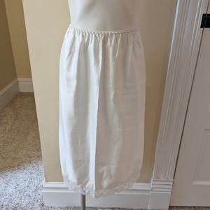 Vintage Cheri white skirt slip with pretty lace trim size small